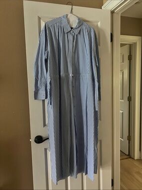 Universal Thread Blue & White Vertical Stripe Long Button-Down Shirt